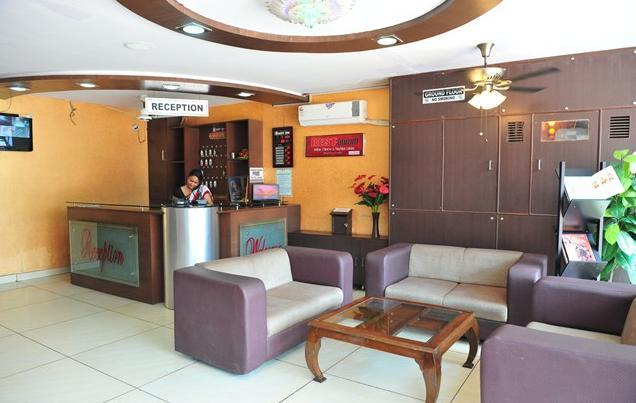 Hotel Rest Inn Lucknow Zewnętrze zdjęcie