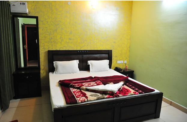Hotel Rest Inn Lucknow Pokój zdjęcie